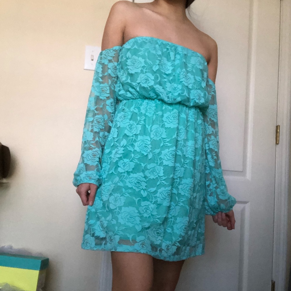 ✨NWT Blue lace dress✨